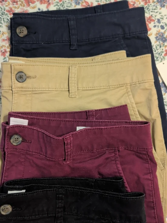 Women’s Cotton Chino Shorts — Black, Burgundy, Khaki, Navy (Lot Of 4 Pieces) - Picture 4 of 6